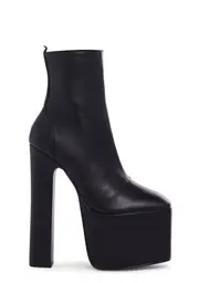 Pretty Prim Ankle Boots - Black