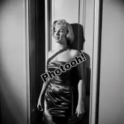 Marilyn Monroe On The Set Of How To Marry A Millionaire REPRINT RP #6754