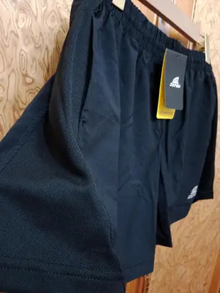 全新【唯美良品】ZEPRO 黑色彈力運動短褲~C428-8901內有小褲褲喲