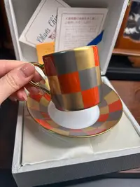 在飛比找Yahoo!奇摩拍賣優惠-日本大倉陶園okura金銀彩繪格紋咖啡杯