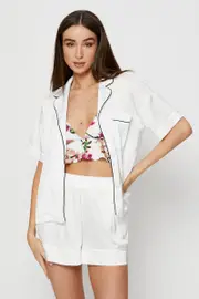 White Contrast Piping Pyjamas Set Satin - Size L, Women's Shrt Slv Rgl Set