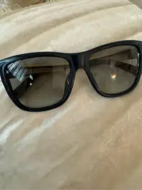 在飛比找Yahoo!奇摩拍賣優惠-GUCCI太陽眼鏡 墨鏡/二手