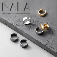 在飛比找蝦皮購物優惠-NALA 娜拉。S925 純銀 亮面寬扣 耳骨夾 耳夾 無耳