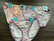 Vanity Fair Women 3 Pairs Illumination String Bikinis Size 8/XLarge Style 18108