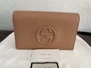 NWT!!! Gucci Soho Wallet with Removable Chain in Camelia Beige