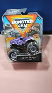 MONSTER JAM GRAVE DIGGER THE LEGEND SERIES 32 PURPLE 1:64 SCALE NEW SPIN MASTER