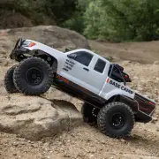 1/10 SCX10 III Base Camp 4X4 Rock Crawler Brushed RTR, White Axial