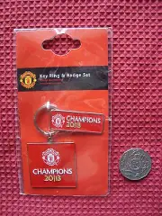 MANCHESTER UNITED OFFICIAL MERCHANDISE *BADGE & KEY RING* PIN - TAG - PENDANT