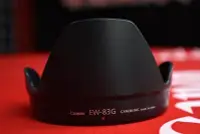 在飛比找Yahoo!奇摩拍賣優惠-鏡頭遮光罩EW-83G遮光罩 適用于佳能28-300mm 鏡