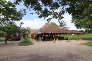 拉亞海灘平房Layar Beach Bungalow