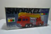 RARE VINTAGE - FIRE ENGINE SNORKEL ENGINE BATTERY OPERATED CHI HUNG TAIWAN 1978