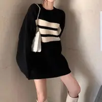 在飛比找momo購物網優惠-【D.studio】韓版慵懶風撞色寬鬆毛衣(連衣 針織上衣毛