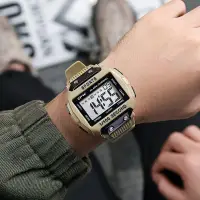 在飛比找樂天市場購物網優惠-手錶 運動錶 戶外錶 多功能大字電子表 男款時尚簡約50米游
