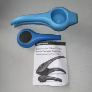 TUPPERWARE ZEST 'N PRESS GADGET JUICER SQUEEZER ZESTER BLUE