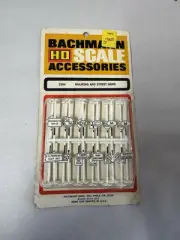 New Bachmann HO Scale Railroad and Street Signs (24 pieces) # 2304