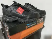 Skechers Men's Memory Foam Slip-Resistant Wide Fit Black Color Size 7.