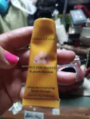 Crabtree & Evelyn ENGLISH HONEY Ultra Moisturizing Hand Therapy 0.9 oz