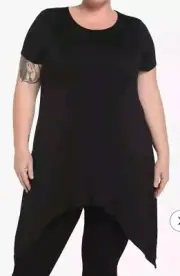 Plus Size 4 Tunic Tee Hot Topic 26/28 Solid Black Shark Bite Super Soft New