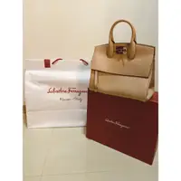 在飛比找蝦皮購物優惠-全新Salvatore Ferragamo tote bag