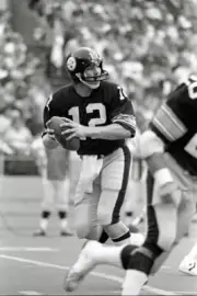 Quarterback Terry Bradshaw Of The Pittsburgh Steelers Nfl 1977 OLD PHOTO 1