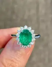 1,90 Ct AAA Oval Natural Emerald Diamond 14K solid white gold