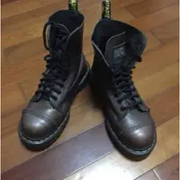 在飛比找蝦皮購物優惠-Dr.martens 10孔軟皮鋼頭厚底鞋 英國製