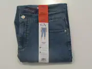 GLORIA VANDERBILT Amanda Capri Jeans Classic Rise Blue Sz 8 NWT Womens