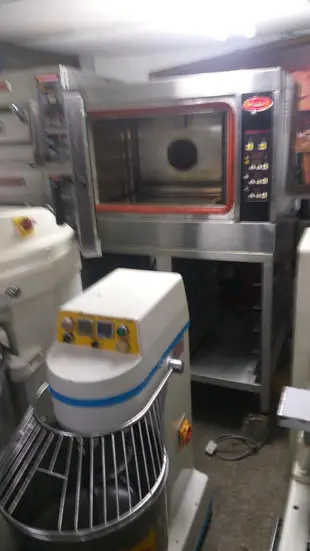 旋風烤箱三麥公司出廠、附烤皿8個、保固半年