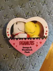 3-Peanuts/Snoopy & Woodstock Valentine’s Plush In Heart Shaped Box, New, Sealed!