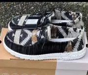 Hey dude wendy aztec size 7