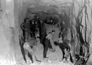 Eaglehawk Victoria 1915 - Miners underground in the Blue Moon (?) - Old Photo