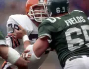 Offensive lineman Joe Fields of the New York Jets blocks defensi- 1983 Old Photo