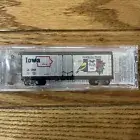 N SCALE MICRO-TRAINS #21380 IOWA STATE CAR 40' STANDARD PLUG DOOR BOX CAR