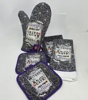 NWT 5 Piece Halloween Kitchen Set Spider Web 2 Pot Holders Oven Mitt & 2 Towles