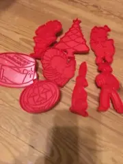 Vintage Tupperware Brand New Cookie Cutters Set Of 8