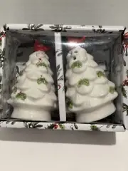 Noel Christmas Tree Salt And Pepper Set With Cardinals On Top In Unopened Box