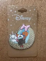 Disney Pin Uncas International - Aristocats in basket Marie Berlioz Toulouse