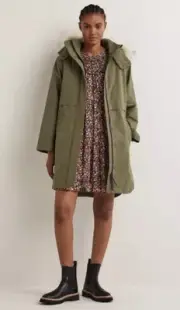 NEW Boden Womens Waterproof Borg Sherpa Lined Hooded Parka Coat Green Size 6 US