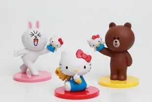 【UNIPRO】Hello Kitty x LINE FRIENDS 經典聯名 熊大 KT 兔兔 盒玩 公仔 正版授權 整套販售 無附糖果