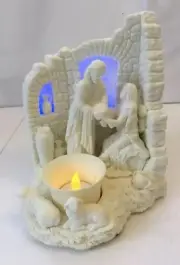 BRAND NEW Holy Night Porcelain Lithopane Manger Nativity #4148 by Mark Klaus 407