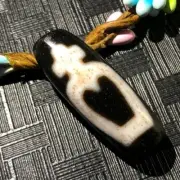 Magic Tibetan Old Agate Flat shape Precious Bottle Totem dZi Bead 12-13*38mm