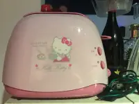 在飛比找Yahoo!奇摩拍賣優惠-HELLO KITTY 電烤麵包機 三麗鷗 粉色 toste