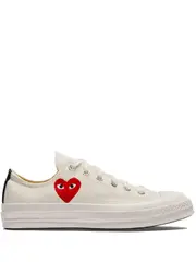 [COMME des GARCONS PLAY CONVERSE] Converse Small Red Heart Low Top Sneakers