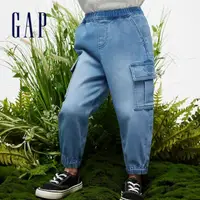 在飛比找momo購物網優惠-【GAP】男幼童裝 Logo工裝束口鬆緊錐形牛仔褲-淺藍色(