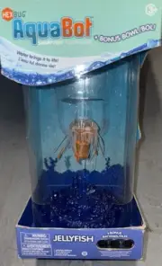 HEXBUG AquaBot Smart Fish Technology Swimming Robotic Jellyfish *NEW & FREE *