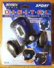 NEW JENSEN SAB-50 PLL DIGITAL SPORT AM FM CLOCK RADIO WITH ARMBAND & KEY HOLDER