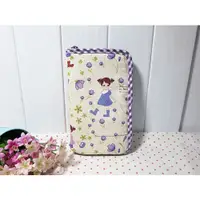 在飛比找蝦皮購物優惠-日本棉麻布~紫色衣可愛小女孩~L型智慧型手機袋~iphone