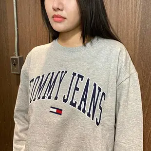 美國百分百【全新真品】Tommy Hilfiger 大學T 長袖T恤 TH 女款 刺繡 寬版 復古 灰色 BF67