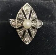 Sarah Coventry Silver Tone Rhinestone Pearl Size 7 Adjustable Ring.