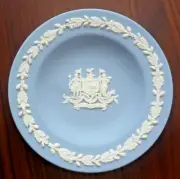 WEDGWOOD BLUE AND WHITE JASPERWARE CITY OF LIVERPOOL COAT OF ARMS PIN TRAY.
